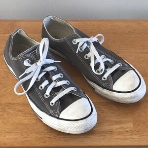 Converse low top sneakers, size 10